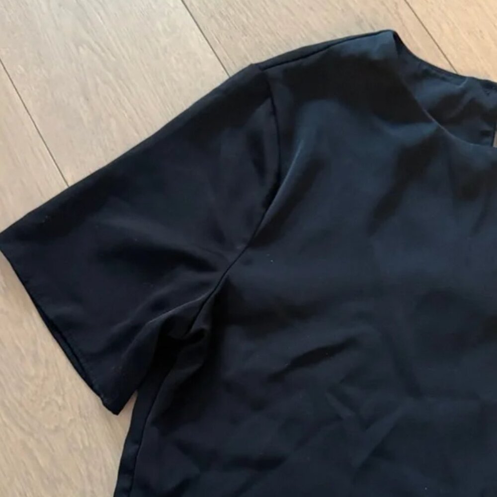 Banana Republic Factory short sleeve blouse t-shirt - Picture 6 of 8